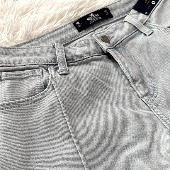 Hollister Low-Rise Dad Jeans – Size 0R (W24 L31) | Light Wash Panel Denim - Picture 5 of 16